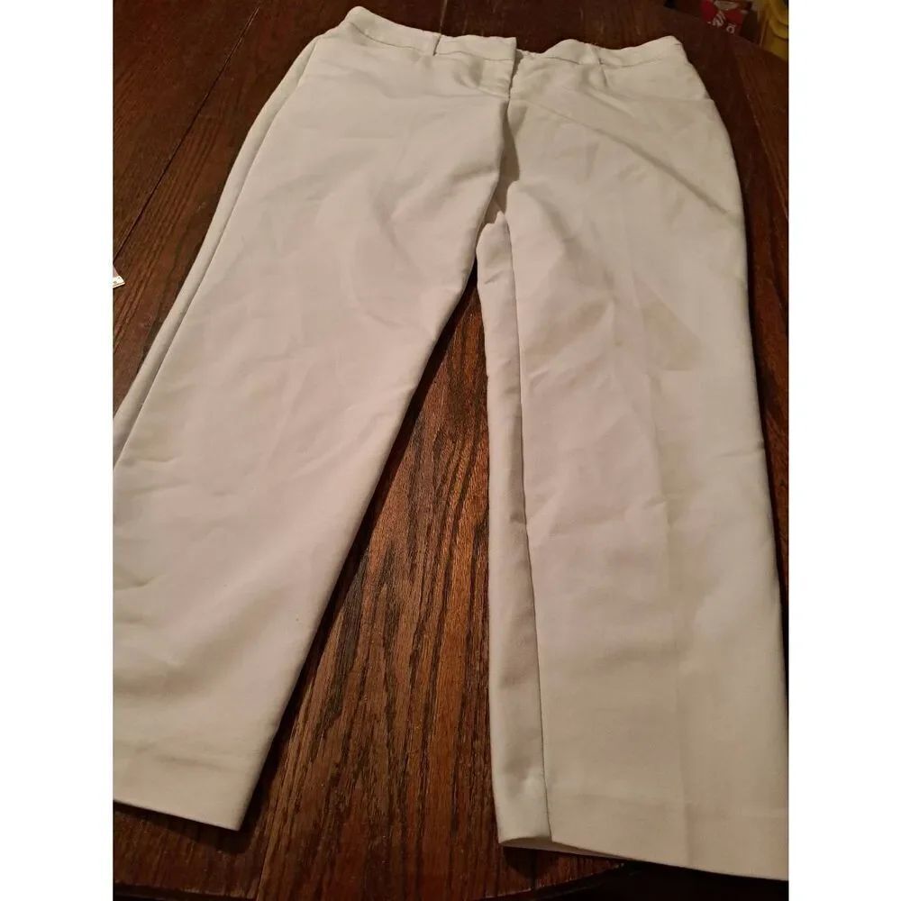 Size 12 Dana Buchman White Rear Elastic Waist Pants with Belt Loops